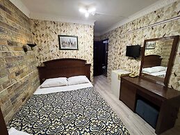 Hotel Red Rose