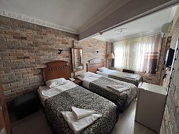 Hotel Red Rose