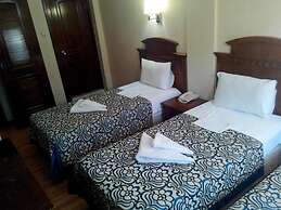 Hotel Red Rose