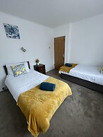 Immaculate 3-bed House in Luton