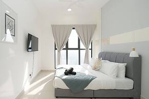 Cozy Skyline Retreat Trion KL - Level 63