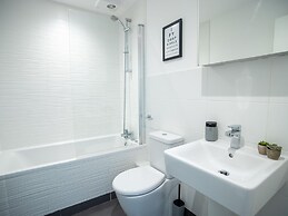 Exeter Cathedral Two-bedroom Stay
