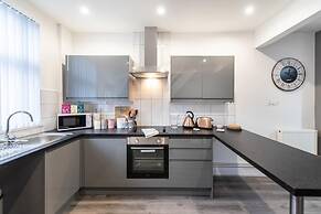 Liverpool Harrow Road Sleeps 6- Infinity Apartment