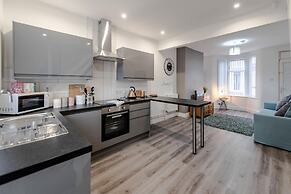Liverpool Harrow Road Sleeps 6- Infinity Apartment