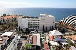 Monumental Apartment 712 Balcony Sea View
