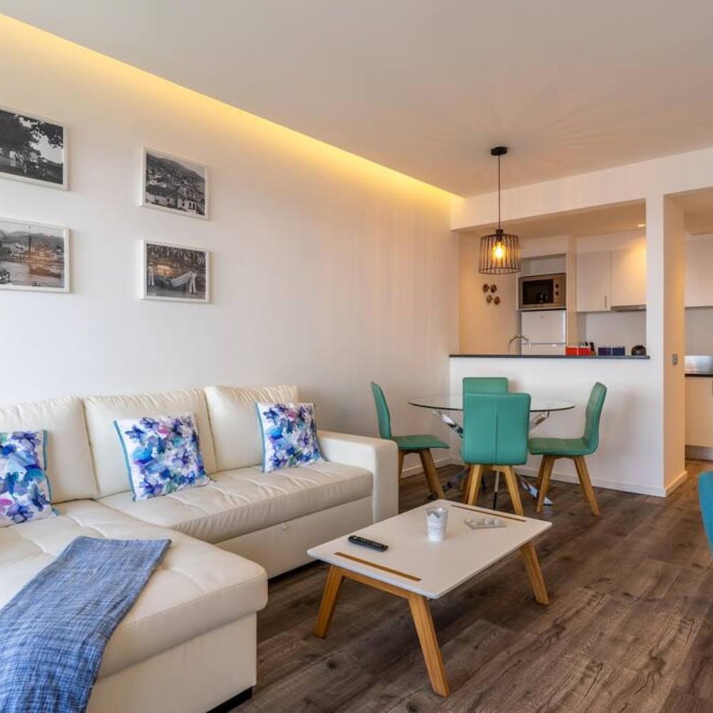 Monumental Apartment 608 Balcony Sea View