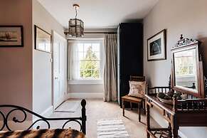 Central Townhouse With Garden Free Parking