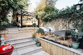 Central Townhouse With Garden Free Parking