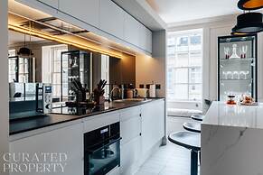 Modern Stylish Central Bath Apartment