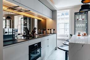 Modern Stylish Central Bath Apartment