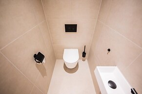 Alphabet 1 BR Apartment Ss177