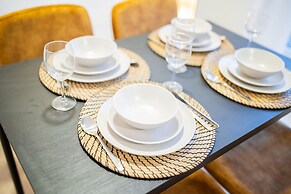 Alphabet 1 BR Apartment Ss177