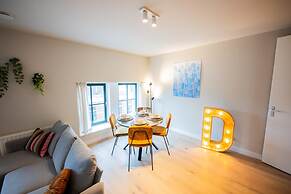 Alphabet 3 Bedroom Serviced Apartment -pk-