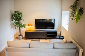 Alphabet 3 Bedroom Serviced Apartment -pk-