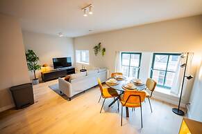 Alphabet 3 Bedroom Serviced Apartment -pk-
