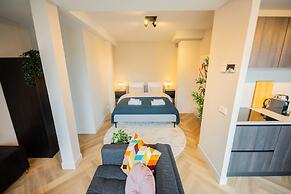 Studio Serviced Apartments With City View