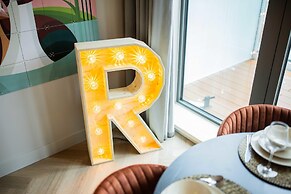 Studio Serviced Apartments With City View