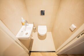 Studio Serviced Apartments With City View