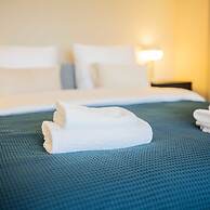 Studio Serviced Apartments With City View