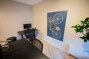 Studio Serviced Apartments With City View