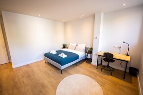 Souterrain 2BR Serviced Apartment