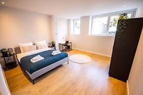 Souterrain 2BR Serviced Apartment