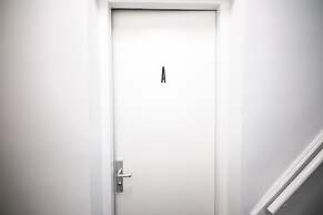 Alphabet 1BR Serviced Apartment -nb304/306-
