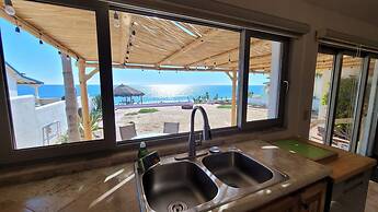 Casa Evita 4 Bedroom Beachfront Home