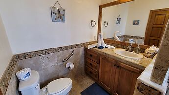 Casa Evita 4 Bedroom Beachfront Home