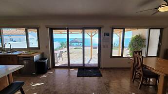 Casa Evita 4 Bedroom Beachfront Home