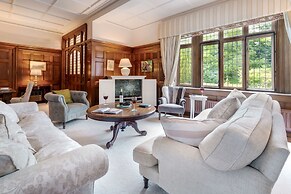 Richmond Place - Apartment in Private Mansion