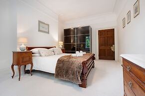 Richmond Place - Apartment in Private Mansion