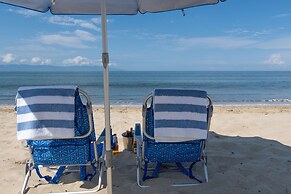 Ocean Front Penthouse Pool Sleeps 8 People