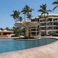 Ocean Front Penthouse Pool Sleeps 8 People