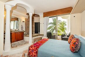 Ocean Front Penthouse Pool Sleeps 8 People