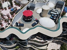 Ocean Front Penthouse Pool Sleeps 8 People