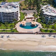 Ocean Front Penthouse Pool Sleeps 8 People