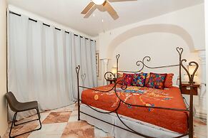 Ocean Front Penthouse Pool Sleeps 8 People