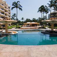 Ocean Front Penthouse Pool Sleeps 8 People