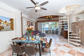 Ocean Front Penthouse Pool Sleeps 8 People