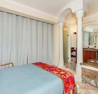 Ocean Front Penthouse Pool Sleeps 8 People