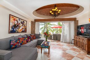 Ocean Front Penthouse Pool Sleeps 8 People