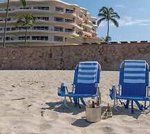 Ocean Front Penthouse Pool Sleeps 8 People