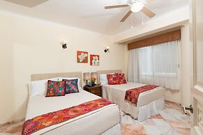 Ocean Front Penthouse Pool Sleeps 8 People