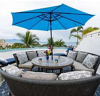 Ocean Front Penthouse Pool Sleeps 8 People