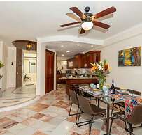 Ocean Front Penthouse Pool Sleeps 8 People