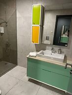 Aderans Hotel