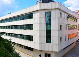 Aderans Hotel