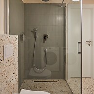 Tkalčićeva 82/1