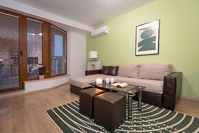Modern and Bright Apartments Near Center
